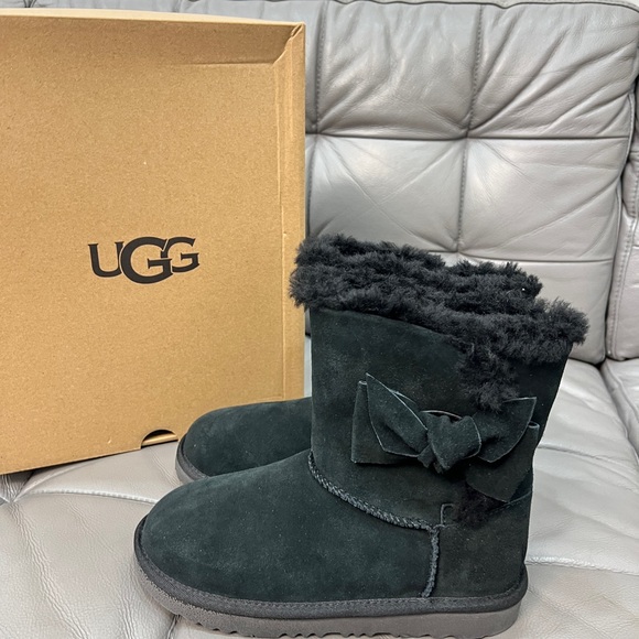 UGG Boots Kids Girls Size 3 Daelynn NEW Boot Black Suede - Picture 4 of 7
